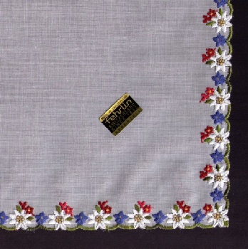 Handkerchiefs mach. emb. (sq. 28x28cm) / 10-1297