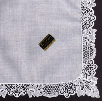 Handkerchiefs with guipure lace (sq. 27x27cm) / 20-1140