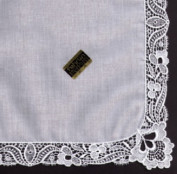 Handkerchiefs with guipure lace (sq. 27x27cm) / 20-1141