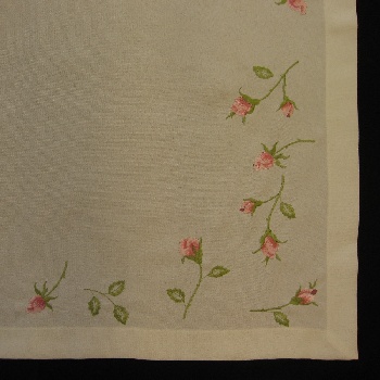 Doilies embroidered (rd. 25cm) / 80-1674