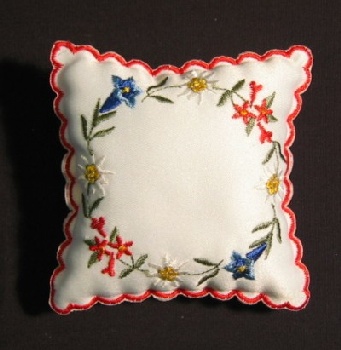 Pin-cushions embroidered (sq. 10x10cm) / 83-5011