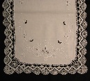 Deckeli bestickt (ov. 35x75cm) / 80-1002